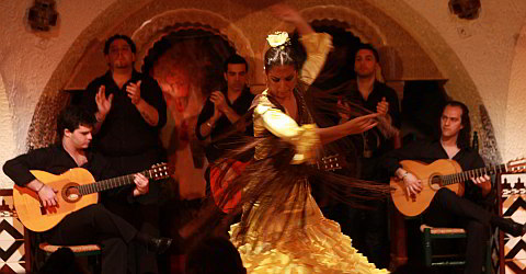 Одно из самых выразительных Фламенко шоу в Испание-Кордобес