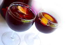 Recipe of Sangría - a drink for hot summer days